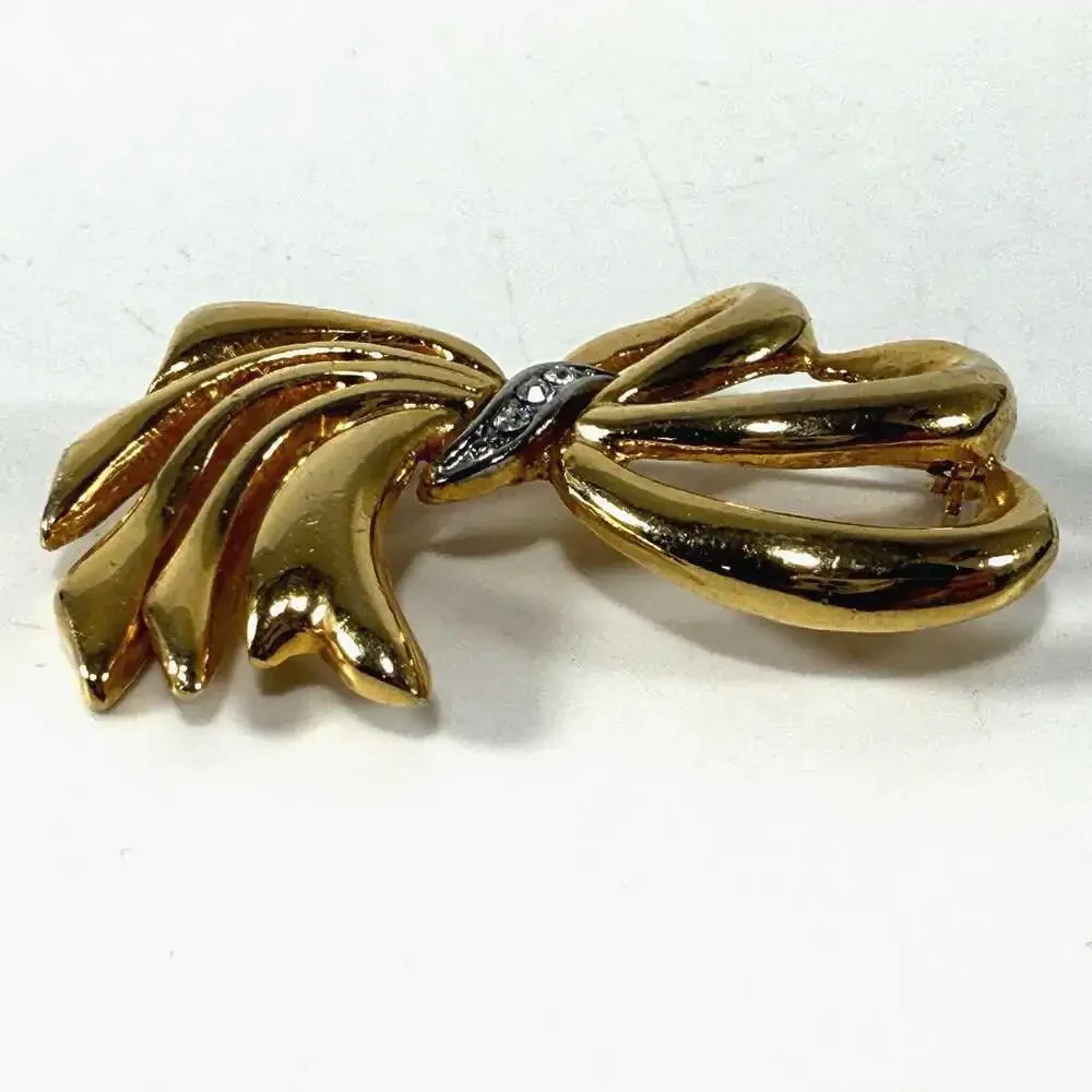 Swarovski? Ribbon Bow Brooch Pin Gold Tone With Crystals Vintage 2